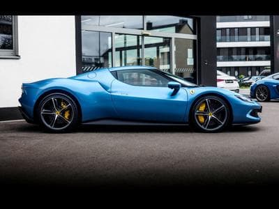 Ferrari 296 GTB AZZURRO CALIFORNIA (2024) - Photo 9