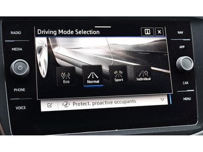 VW Tiguan 2.0 TDI 4Motion R-Line DSG TRAVEL SIDE ATT RMQ 1° MAIN (2021) - Foto 14