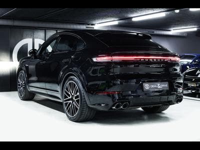 Porsche Cayenne S COUPE E-HYBRID TIPTRONIC SPORT DESIGN BLACK PACK - FULL PP (2024) - Photo 3