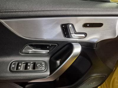 Mercedes A 35 AMG 4MATIC TURBO PACK AERO PERFORMANCE SITZE PANO CUIR NAVI (2019) - Foto 11