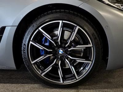 BMW M440 i GRANCOUPE XDRIVE NEW MODEL SPORT SITZE HARMAN KARDON CUIR (2023) - Foto 13