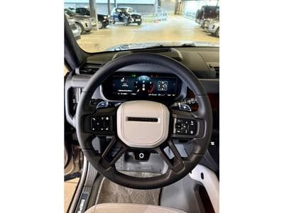 Land-Rover Defender V8 4.4 P635 110 OCTA Petra Copper SHZ LEDER KAMERA*PANO*MERI (2025) - Foto 5