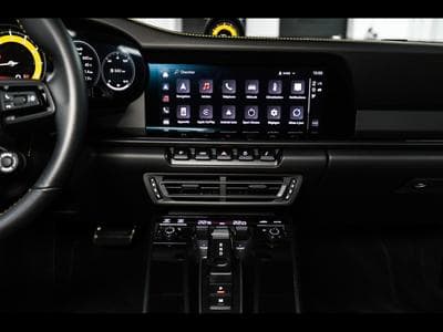 Porsche 911 (992.1) CARRERA T PDK - PACK SPORTDESIGN BLACK – RACING YELL (2023) - Foto 15