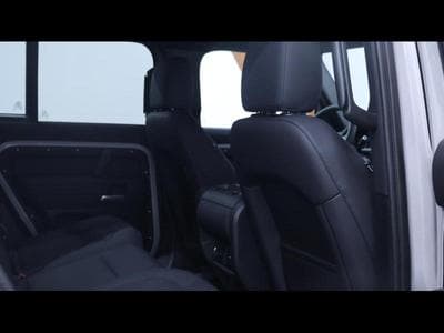 Land-Rover Defender 110 D200 S AWD Auto MY26 (2026) - Photo 12