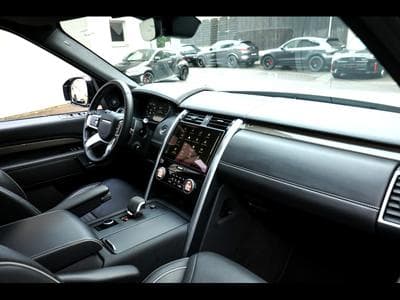 Land-Rover Discovery 3.0 D300 MHEV METROPOLITAN EDITION AWD - 7 PLACES (2024) - Photo 11
