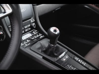 Porsche Cayman 718 T 2.0 MANUAL – CARRARA WHITE METALLIC (2020) - Photo 13