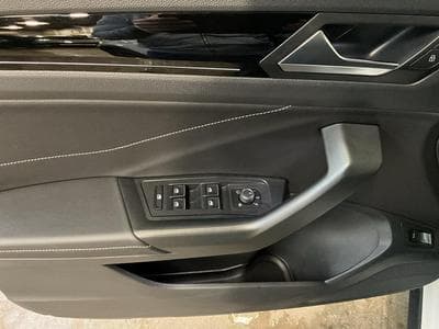 VW T-Roc Style+DSG+Black-Style+Matrix-LED (2023) - Photo 10