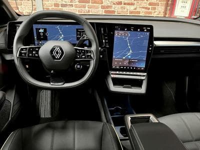 Renault Megane Megane E-Tech 220cv Iconic EV60 Optimum Charge CUIR (2023) - Foto 4