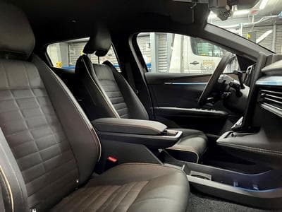 Renault Megane Megane E-Tech 220cv Iconic EV60 Optimum Charge CUIR (2023) - Foto 8