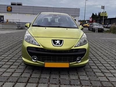 Peugeot 207 Sport (2007) - Photo 1