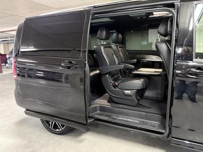 Mercedes V 300 V300 D LANG 4MATIC AMG LINE/ EXCLUSIVE/AHK/FULL/7 PLACES (2020) - Photo 12