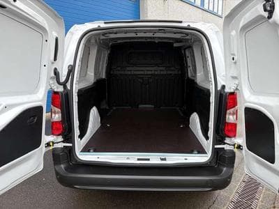 Peugeot Partner Partner 1,5 Diesel 130 XL EHZ EAT8 (2025) - Foto 4