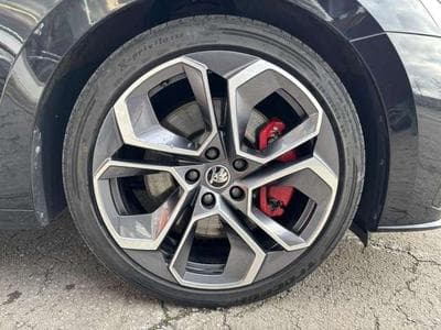 Skoda Octavia RS COMBI 245 PS (2023) - Foto 10