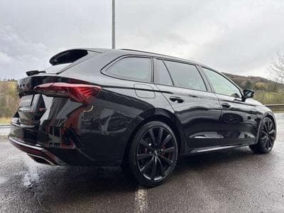 Skoda Octavia RS COMBI 245 PS (2023) - Foto 6