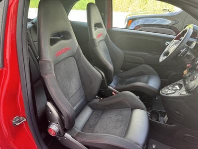 Abarth 695 TRIBUTO FERRARI /CARBON/N°1056/1199 (2011) - Photo 7