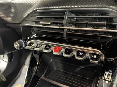 Peugeot 208 1.2 ESSENCE 75 CV STYLE CARPLAY 5P (2023) - Photo 6