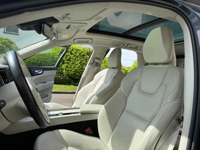 Volvo XC60 B4 mild hybrid, AWD, model 2022 (2021) - Photo 1