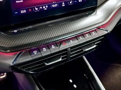 Skoda Octavia RS iV Combi PHEV 245 CV *MATRIX* *Sièges Chauff* (2022) - Photo 11