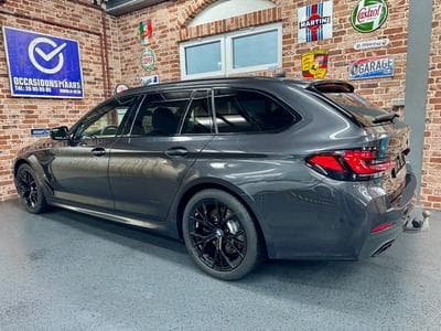 BMW 540 540dA Touring 3.0 340cv Auto xDrive M-SPORT (2022) - Foto 2
