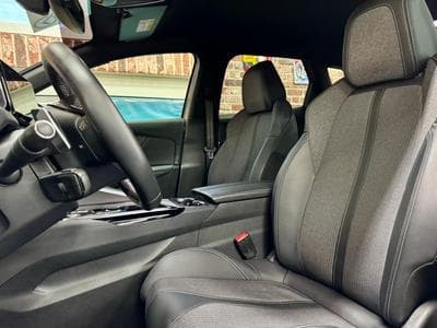 Peugeot 3008 3008 1.5 BlueHDi 131cv Auto ALLURE SiègCh/Navi/LED (2023) - Foto 5