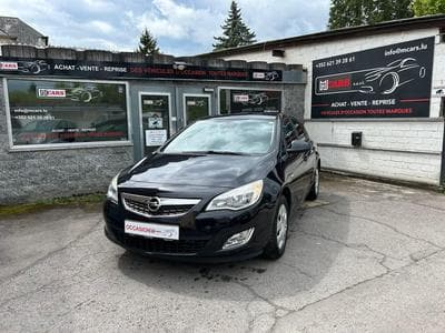 Opel Astra 1.3 Automatique (2011) - Photo 1