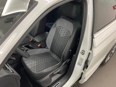 VW Tiguan R line 2.0 TDI 4 Motion 147kW / 200ch DSG (2020) - Foto 4