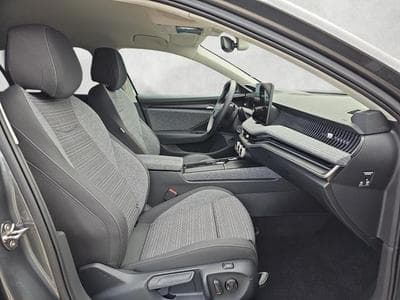 Skoda Superb 2.0 TDI 110 kW Selection (2025) - Photo 10