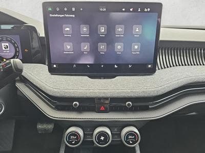 Skoda Superb 2.0 TDI 110 kW Selection (2025) - Photo 12