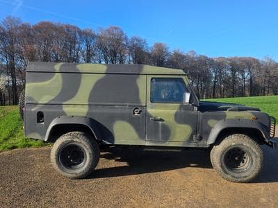 Land-Rover Defender 110 HT (1992) - Photo 1