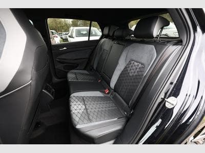 VW Golf R-Line (2024) - Foto 10