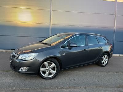 Opel Astra 2.0 CDTI (2011) - Foto 1