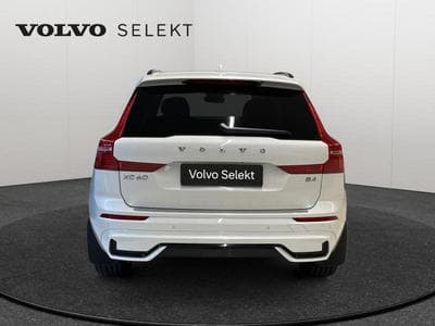 Volvo XC60 B4 Plus Dark / Diesel (2022) - Foto 6