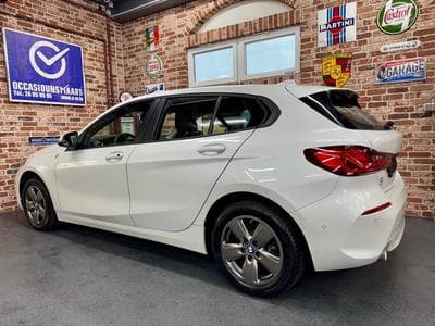 BMW 118 118dA 2.0 150cv Auto ADVANTAGE (2023) - Foto 2