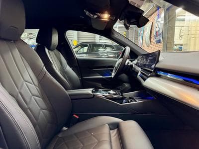 BMW 520 520dA Touring 2.0 197cv Auto xDrive M-SPORT (2025) - Foto 8