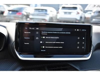 Peugeot 2008 1.2 PureTech Allure ACC GPS LANE SIDE CAM 360 1° MAIN (2024) - Photo 15