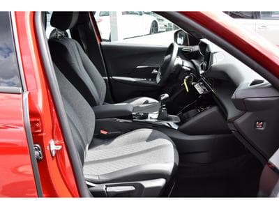 Peugeot 2008 1.2 PureTech Allure ACC GPS LANE SIDE CAM 360 1° MAIN (2024) - Photo 7