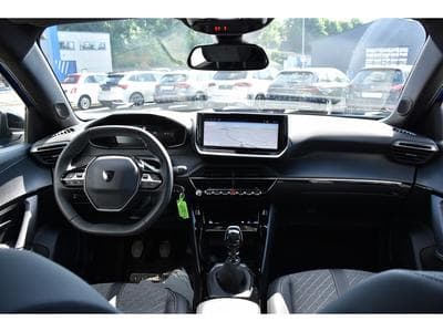 Peugeot 2008 1.2 PureTech Allure GPS LANE SIDE REGUL CAM 360 1° MAIN (2024) - Photo 9