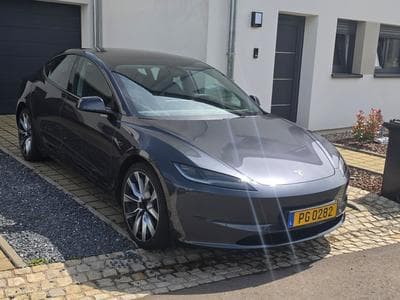 Tesla Model 3 Dual Motor / Long Range / AWD (2024) - Photo 1