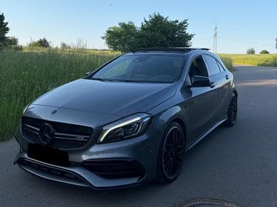 Mercedes A 45 AMG (2017) - Foto 1