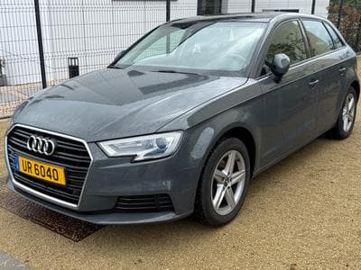 Audi A3 À 3 Sportback (2018) - Photo 1