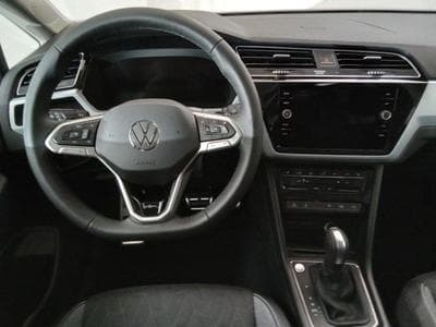 VW Touran Life Plus 1.5 TSI 7-Gang DSG (2025) - Foto 13
