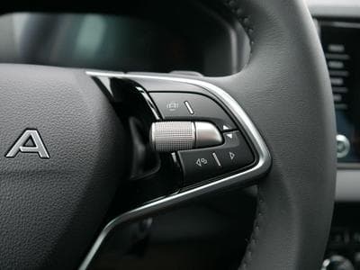 Skoda Karoq Selection 2.0 TDI DSG 4x4 (2026) - Photo 13