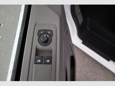 VW T7 2.0 TDI 81 kW KR (2026) - Photo 8