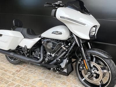 Harley-Davidson Street Glide (2024) - Photo 1