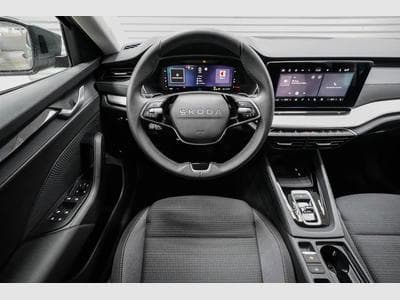 Skoda Octavia Kombi 1,5 eTSI (2026) - Foto 7