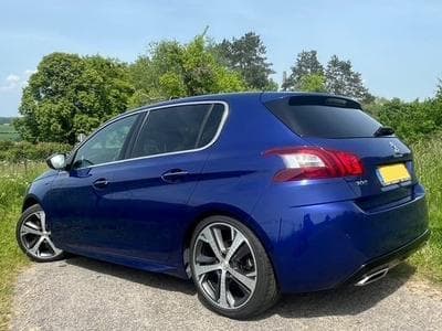 Peugeot 308 GT (2015) - Photo 1