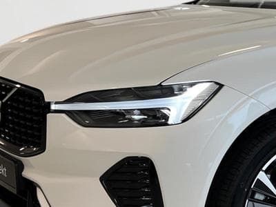 Volvo XC60 Plus Dark (2024) - Foto 6