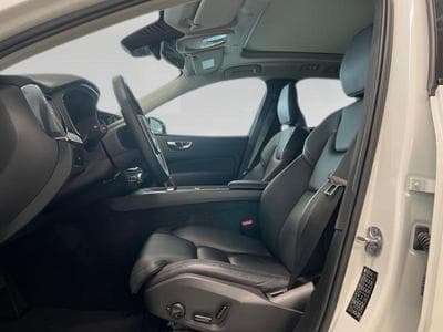 Volvo XC60 Plus Dark (2024) - Foto 9