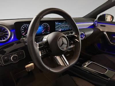 Mercedes A 200 1.3 Hatchback AMG Night Edition (2025) - Photo 8