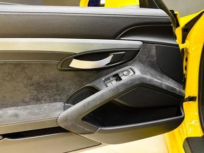 Porsche Cayman 718 GT4 (2020) - Photo 13